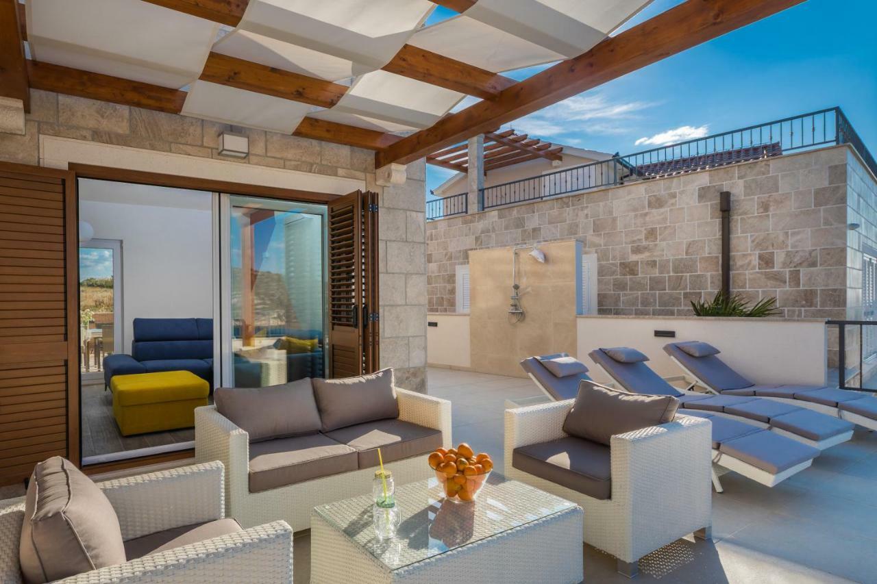 Villa Diomedes With The Sea View And The Pool Rogoznica  Exterior photo