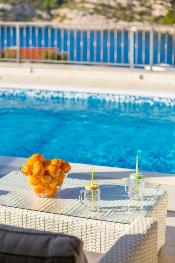 Villa Diomedes With The Sea View And The Pool Rogoznica  Exterior photo