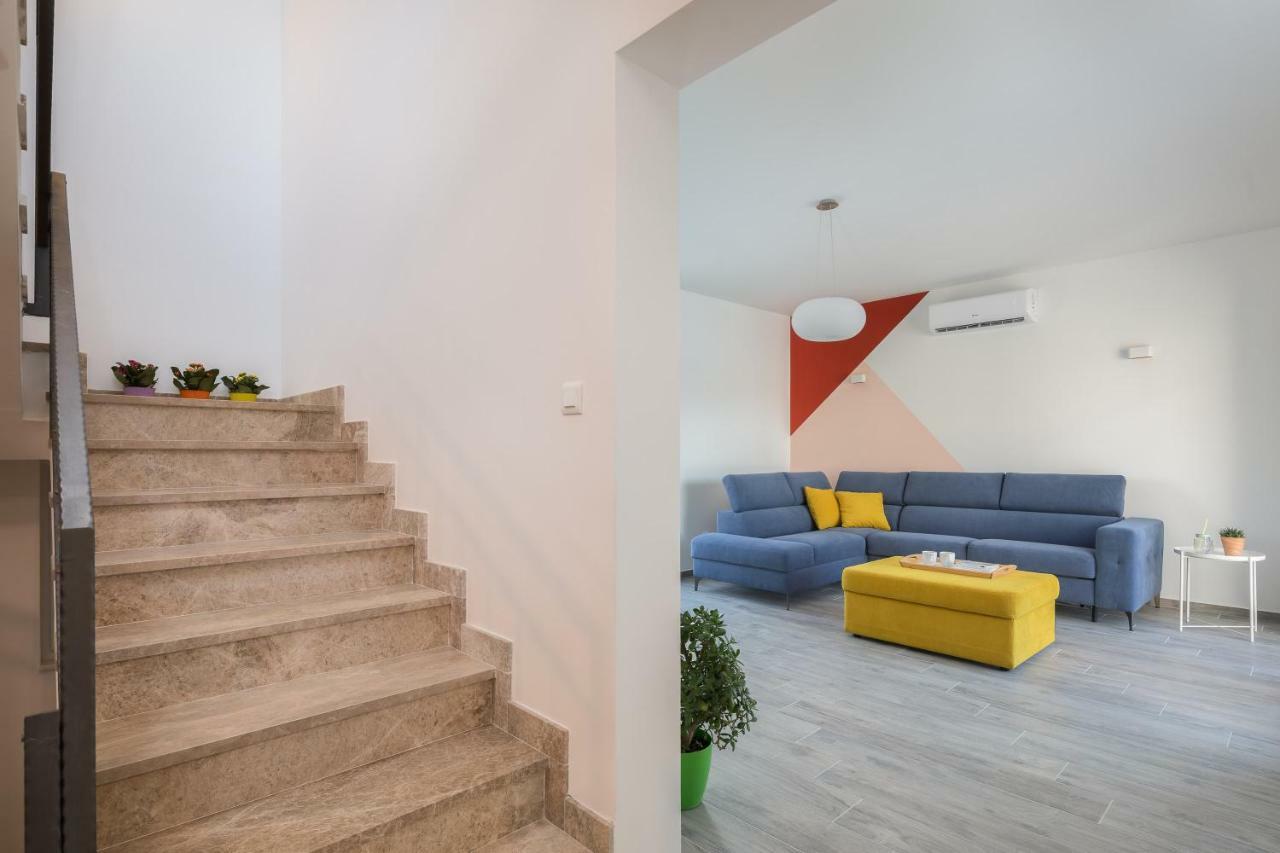 Villa Diomedes With The Sea View And The Pool Rogoznica  Exterior photo
